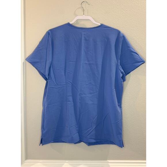 FIGS Technical Collection NWT Blue Three Pocket Scrub Top Sz XL Short Sleeve - Picture 2 of 7